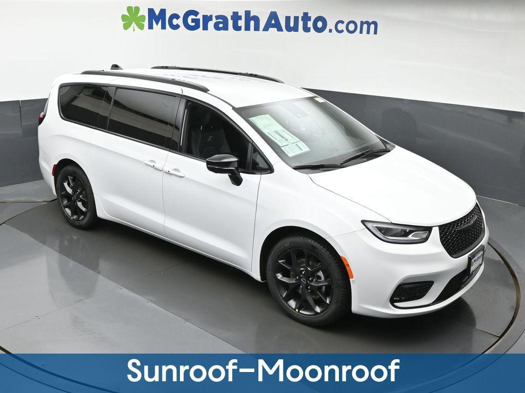 new 2026 Chrysler Pacifica car, priced at $45,500