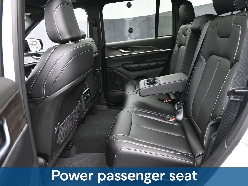 new 2025 Jeep Grand Cherokee car, priced at $50,390