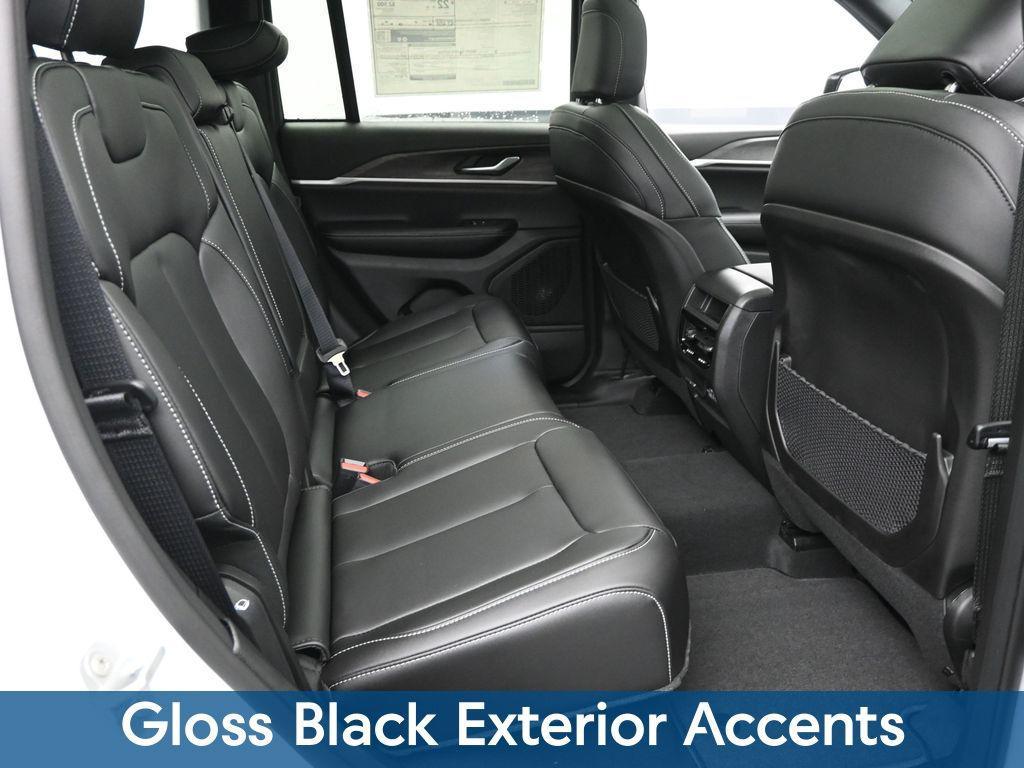 new 2025 Jeep Grand Cherokee car, priced at $50,390