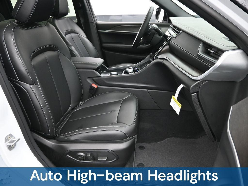 new 2025 Jeep Grand Cherokee car, priced at $50,390