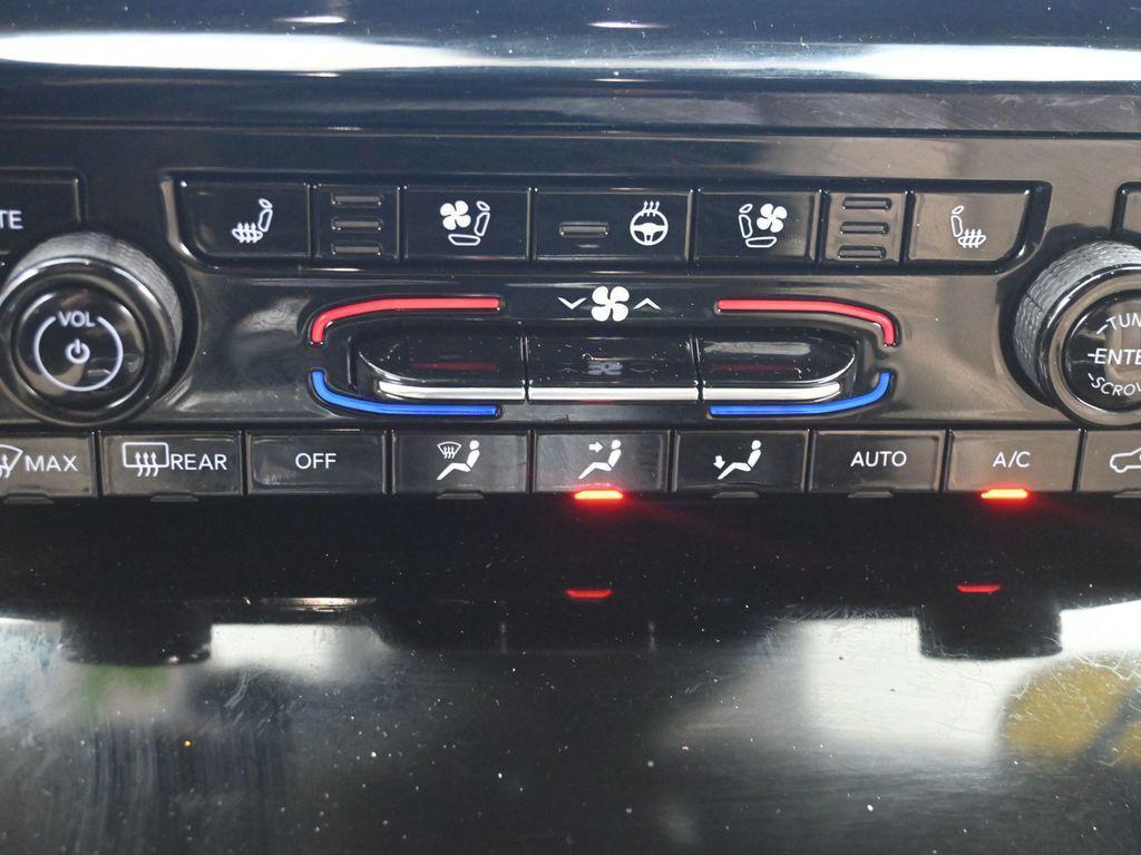 used 2024 Jeep Grand Cherokee L car, priced at $35,750