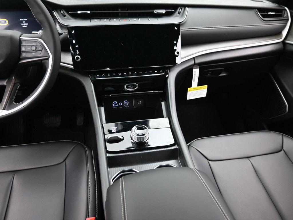 new 2026 Jeep Grand Cherokee car, priced at $47,080
