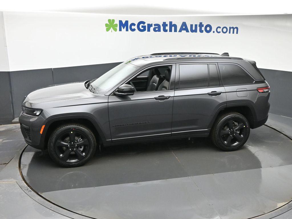 new 2026 Jeep Grand Cherokee car, priced at $47,080