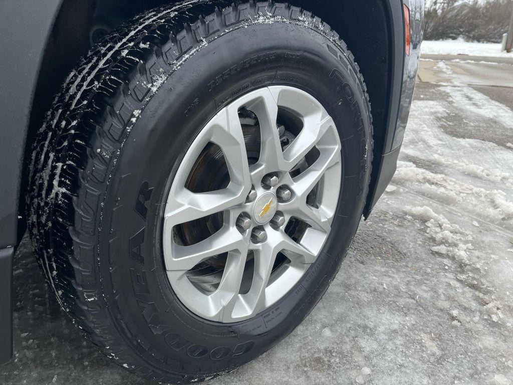 used 2022 Chevrolet Traverse car, priced at $15,995