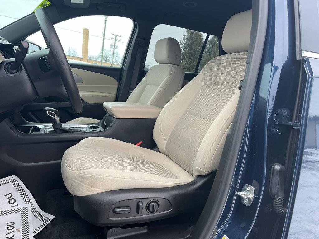 used 2022 Chevrolet Traverse car, priced at $15,995