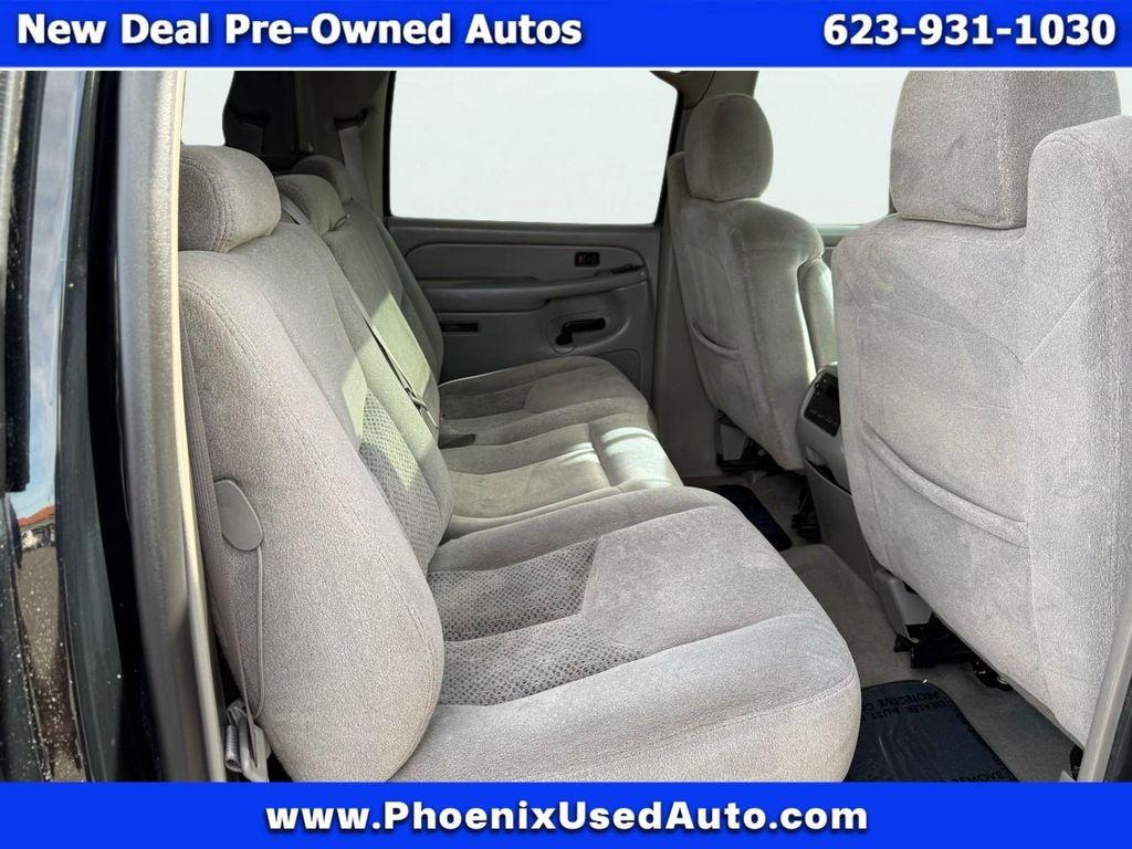 used 2005 Chevrolet Avalanche car, priced at $11,988