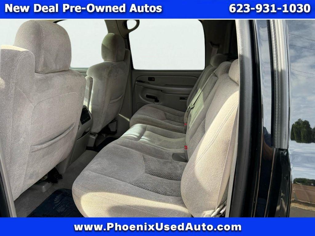used 2005 Chevrolet Avalanche car, priced at $11,988