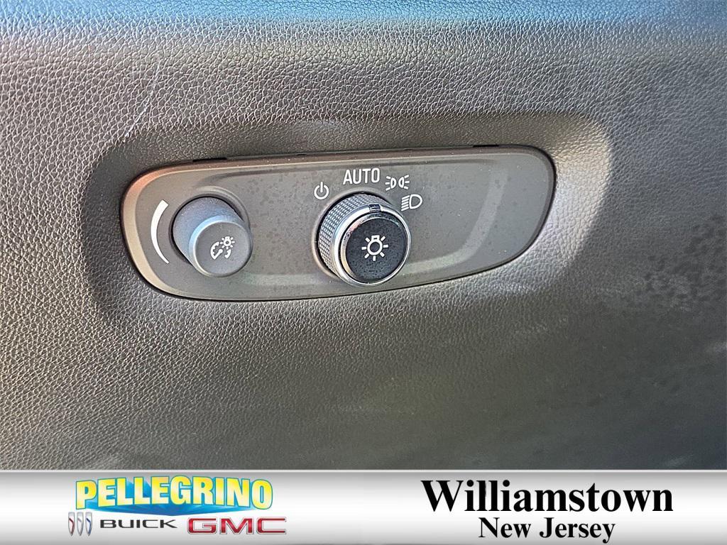 used 2023 Chevrolet Traverse car, priced at $31,255