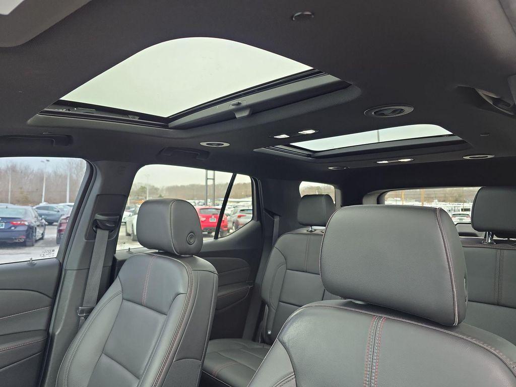 used 2023 Chevrolet Traverse car, priced at $34,995