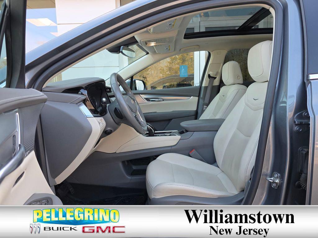 used 2021 Cadillac XT5 car, priced at $24,995