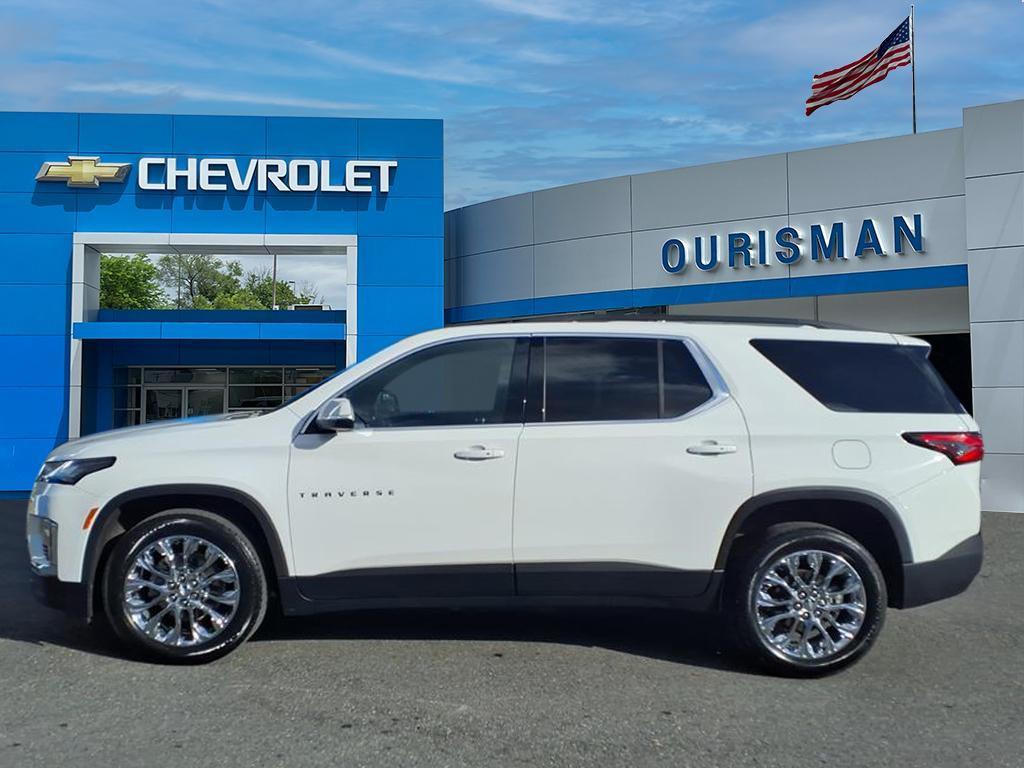 used 2022 Chevrolet Traverse car, priced at $23,456