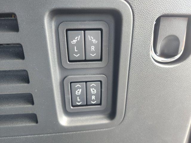 new 2026 Chevrolet Traverse car, priced at $58,455