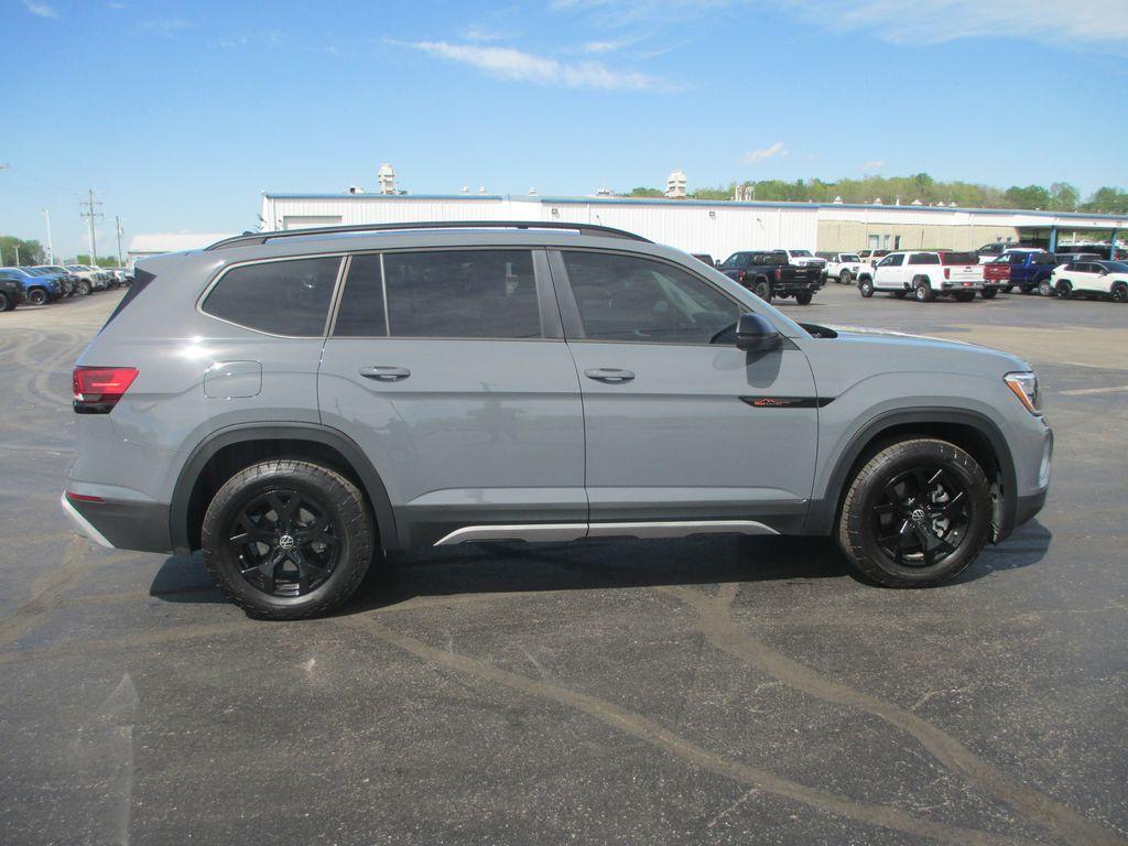 used 2025 Volkswagen Atlas car, priced at $40,995