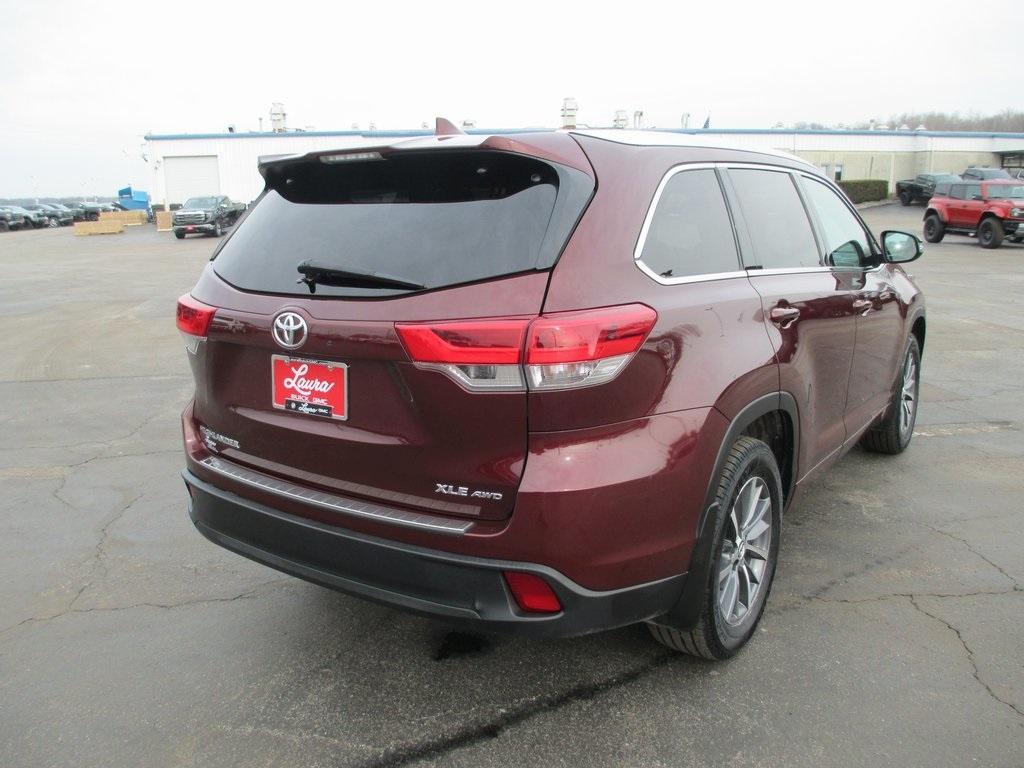 used 2018 Toyota Highlander car, priced at $19,995