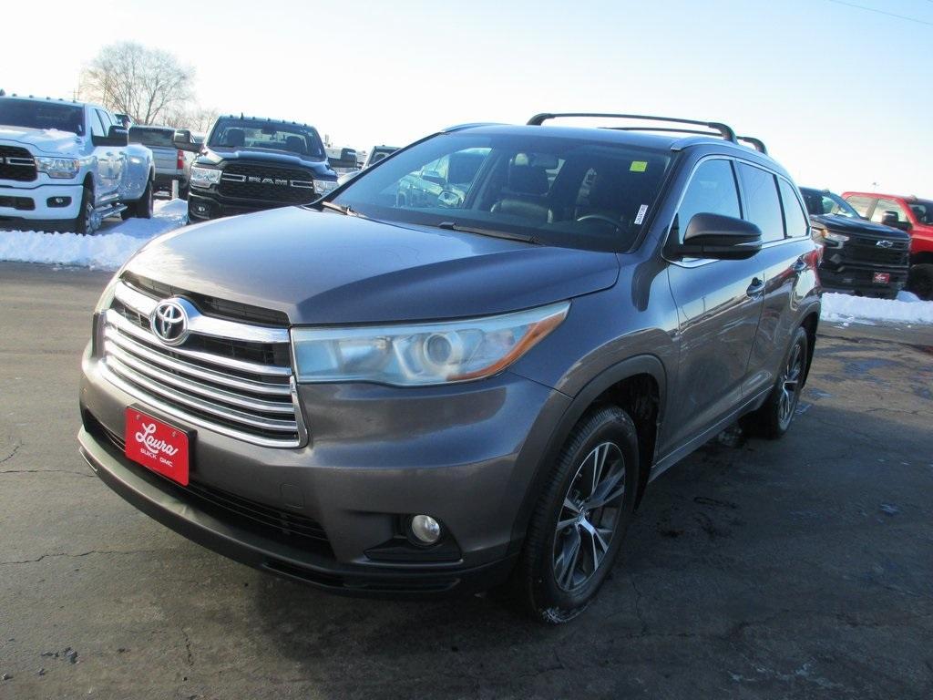 used 2016 Toyota Highlander car, priced at $13,495