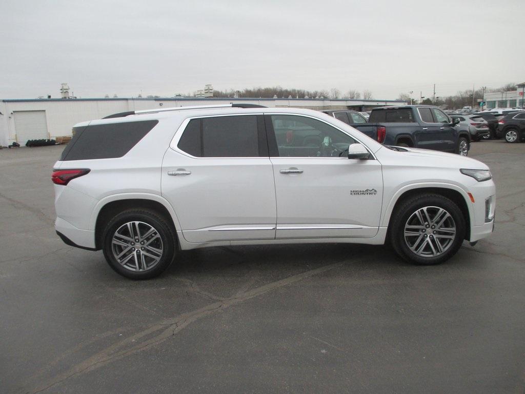 used 2023 Chevrolet Traverse car, priced at $32,995