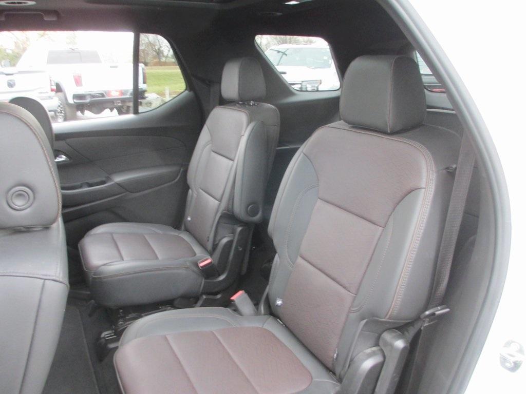used 2023 Chevrolet Traverse car, priced at $32,995