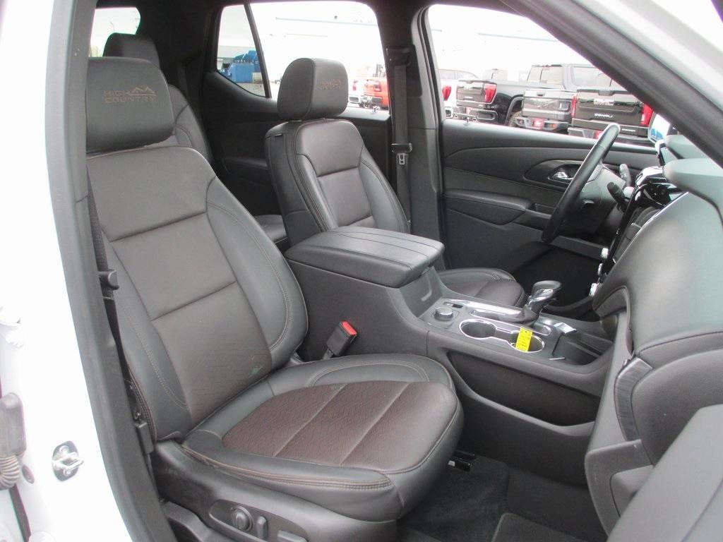 used 2023 Chevrolet Traverse car, priced at $32,995