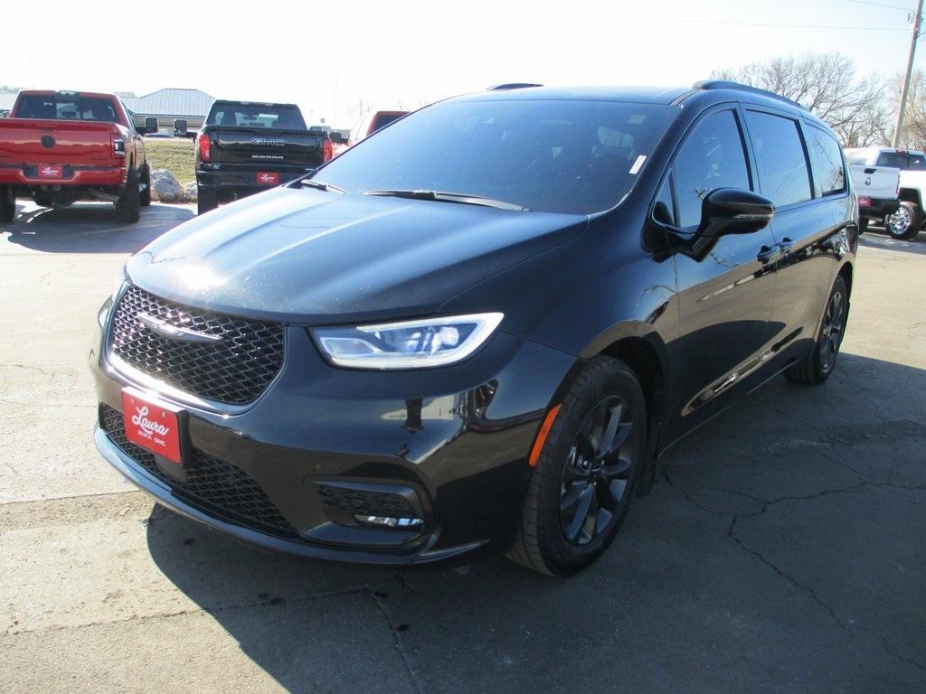 used 2021 Chrysler Pacifica car, priced at $22,495