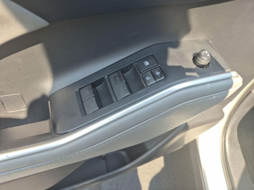 used 2021 Toyota Highlander car, priced at $29,655