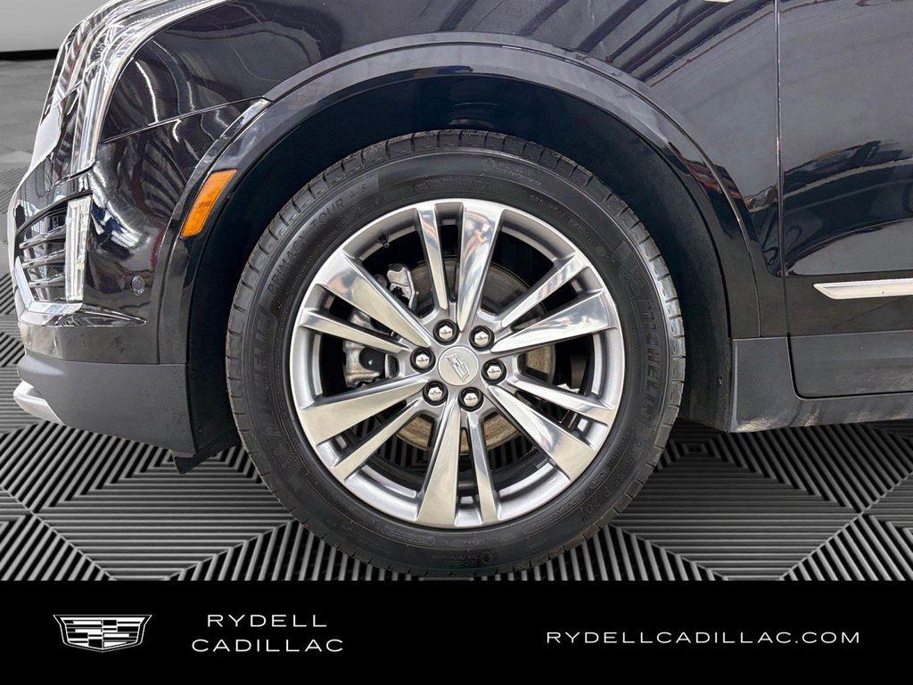 used 2025 Cadillac XT5 car, priced at $47,298
