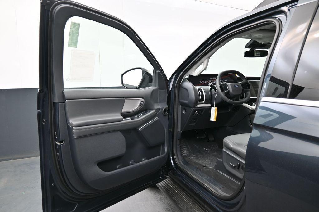 new 2026 Ford Expedition car, priced at $76,195