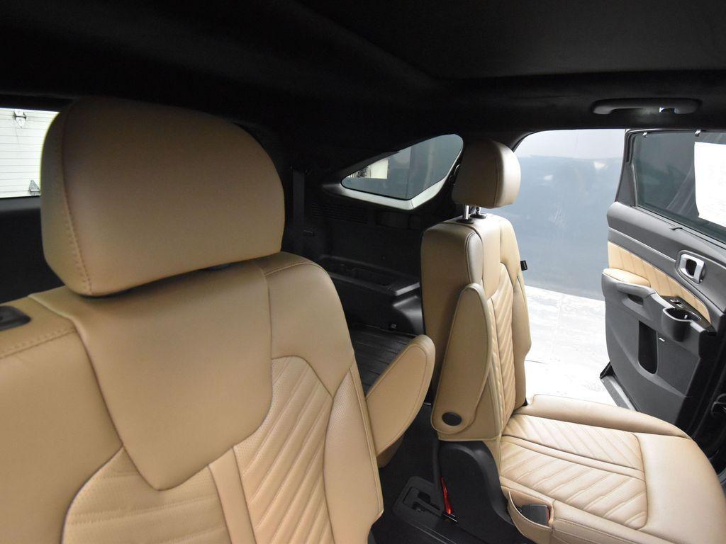 used 2025 Kia Sorento car, priced at $37,683