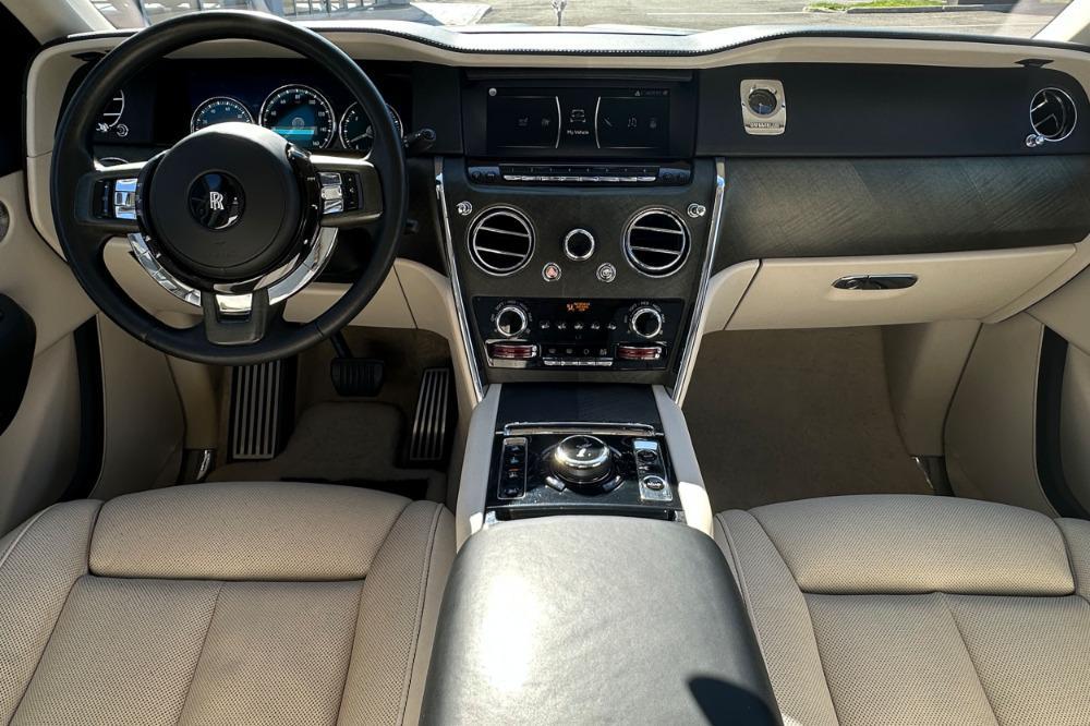 used 2020 Rolls-Royce Cullinan car, priced at $239,900