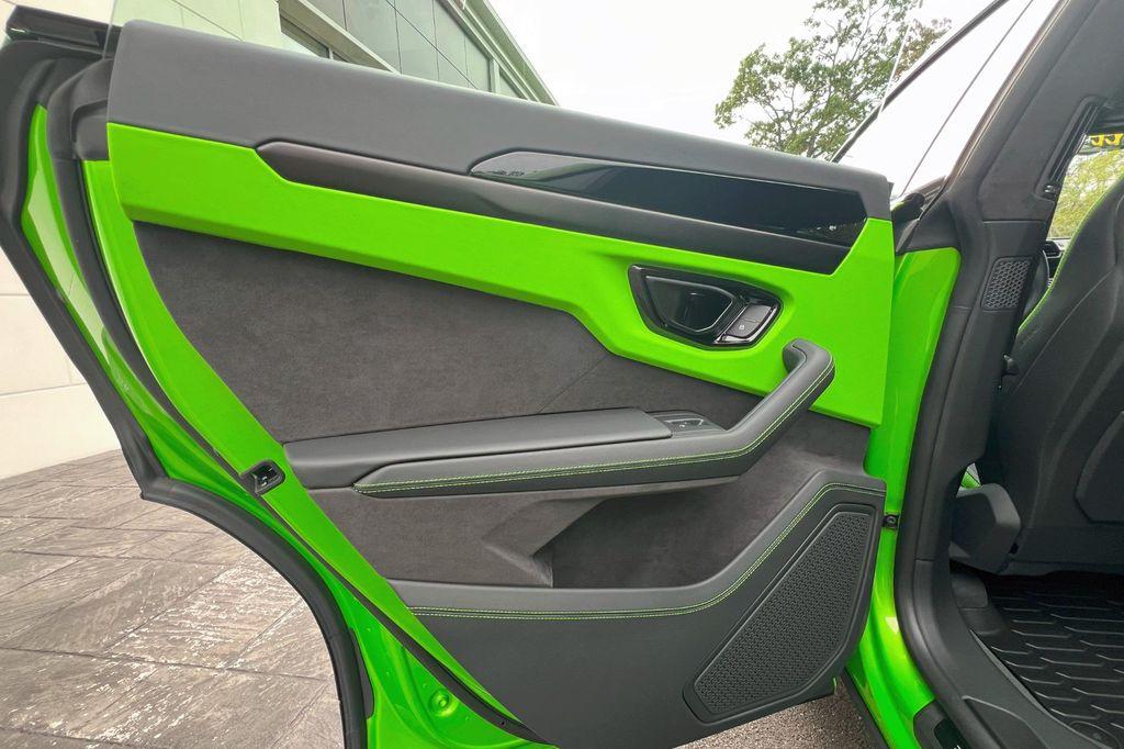 used 2025 Lamborghini Urus car, priced at $288,900