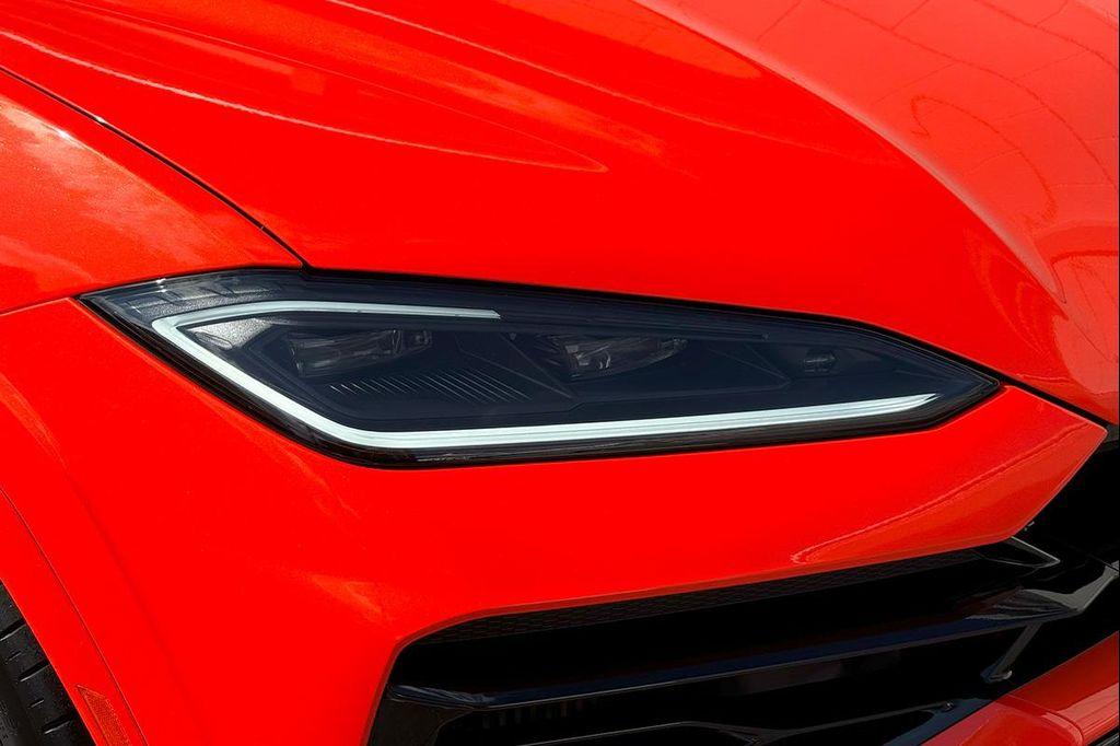 used 2025 Lamborghini Urus car, priced at $299,800
