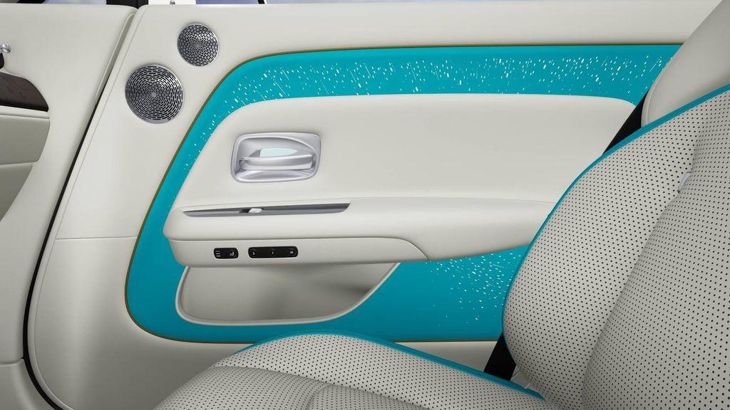 new 2026 Rolls-Royce Spectre car, priced at $444,450