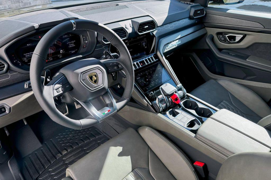 used 2024 Lamborghini Urus car, priced at $279,900