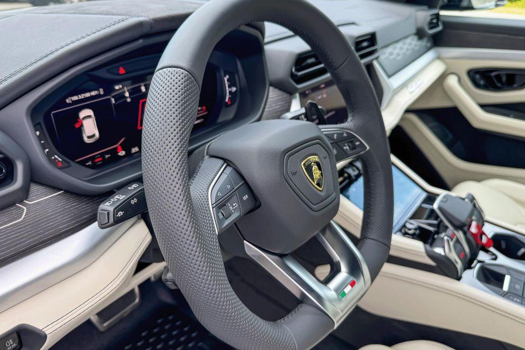 used 2025 Lamborghini Urus car, priced at $301,980