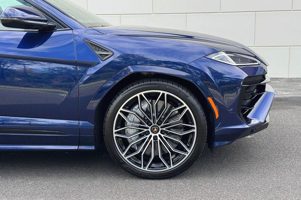 used 2025 Lamborghini Urus car, priced at $301,980