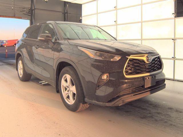 used 2024 Toyota Highlander car, priced at $34,990