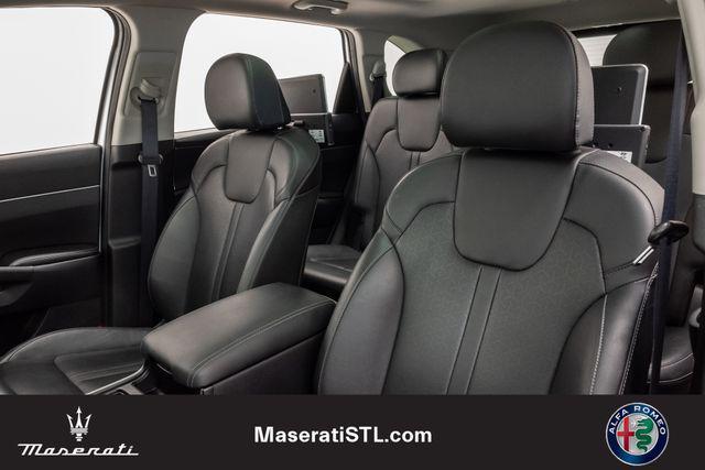 used 2023 Kia Sorento car, priced at $27,390