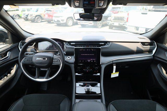 new 2025 Jeep Grand Cherokee car, priced at $37,514