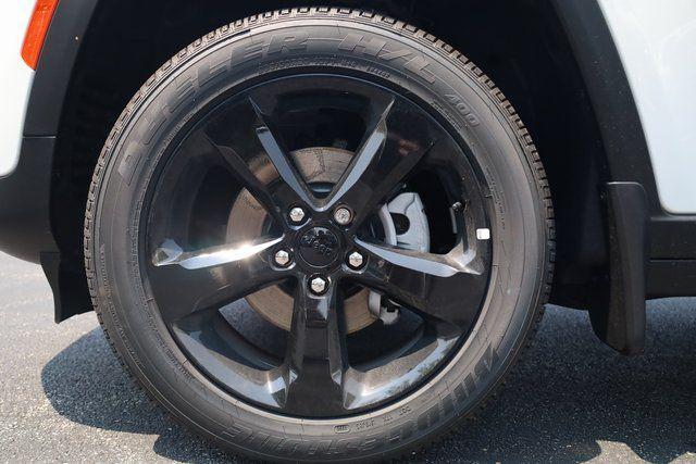 new 2025 Jeep Grand Cherokee car, priced at $37,514