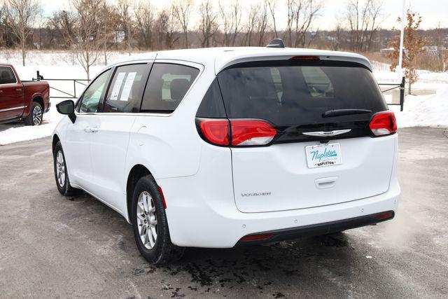 new 2025 Chrysler Voyager car