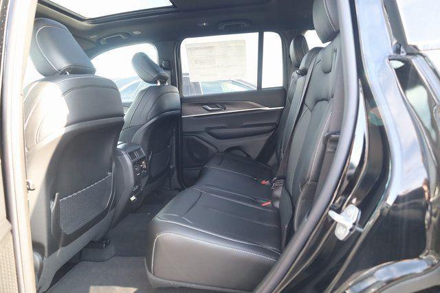 new 2025 Jeep Grand Cherokee car, priced at $47,907