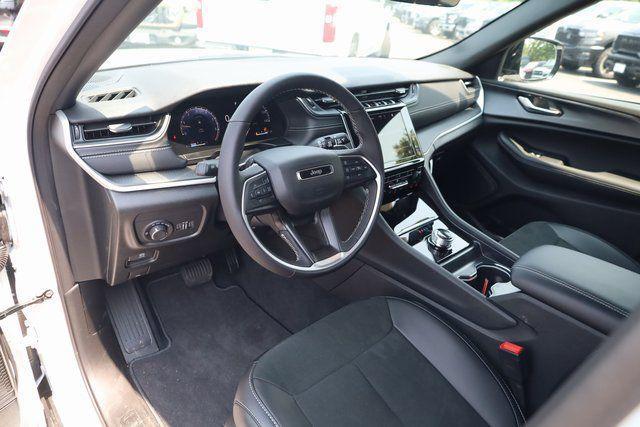 new 2025 Jeep Grand Cherokee car, priced at $39,480