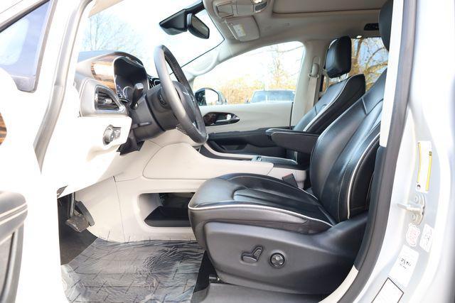 used 2024 Chrysler Pacifica car, priced at $32,200