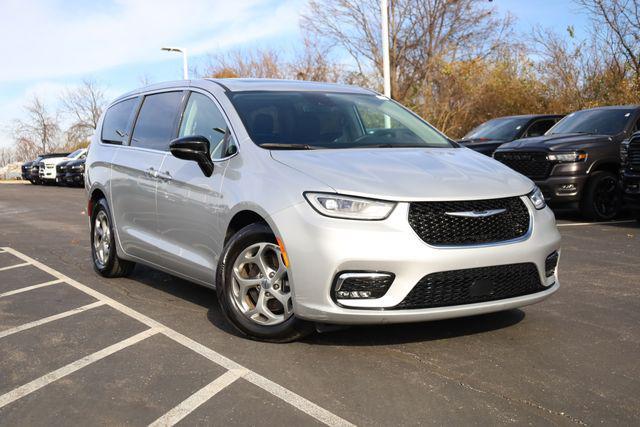 used 2024 Chrysler Pacifica car, priced at $32,200