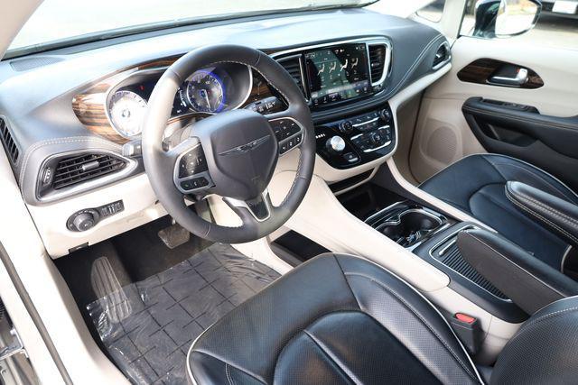 used 2024 Chrysler Pacifica car, priced at $32,200
