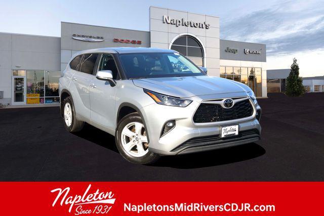 used 2024 Toyota Highlander car, priced at $32,480