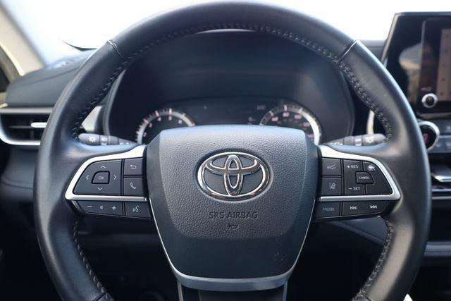 used 2024 Toyota Highlander car, priced at $32,480