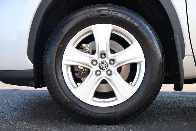 used 2024 Toyota Highlander car, priced at $32,480