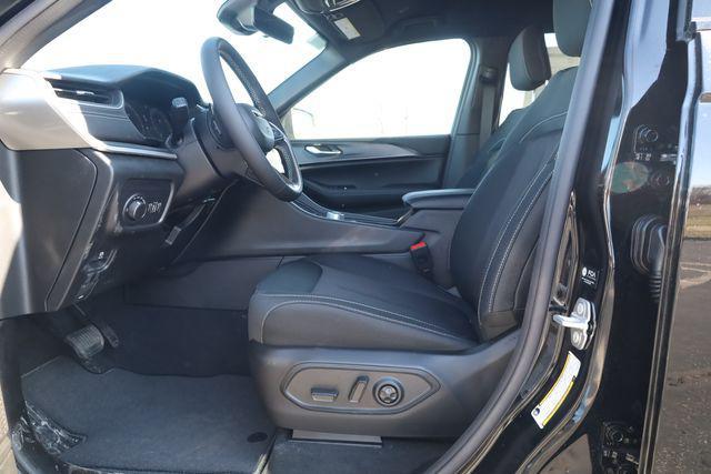 new 2026 Jeep Grand Cherokee car, priced at $34,002