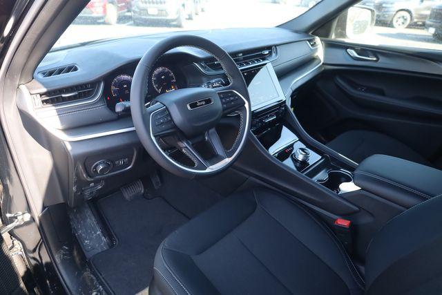 new 2026 Jeep Grand Cherokee car, priced at $34,002