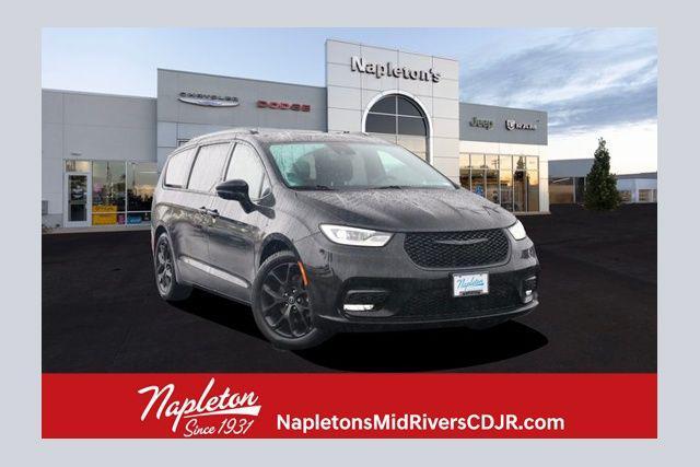 used 2024 Chrysler Pacifica car, priced at $32,500